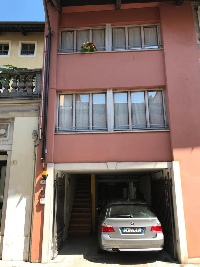 شقة Che Piacere! Udine In Centro Col Posto Auto المظهر الخارجي الصورة